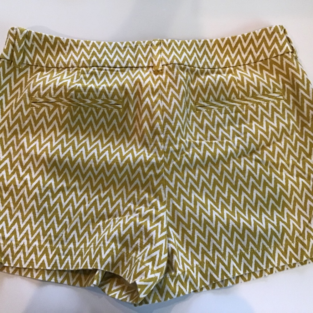 Loft zigzag shorts size 12 mustard yellow